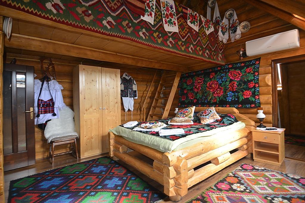 Vadul Lupilor Hotel Moisei Eksteriør billede
